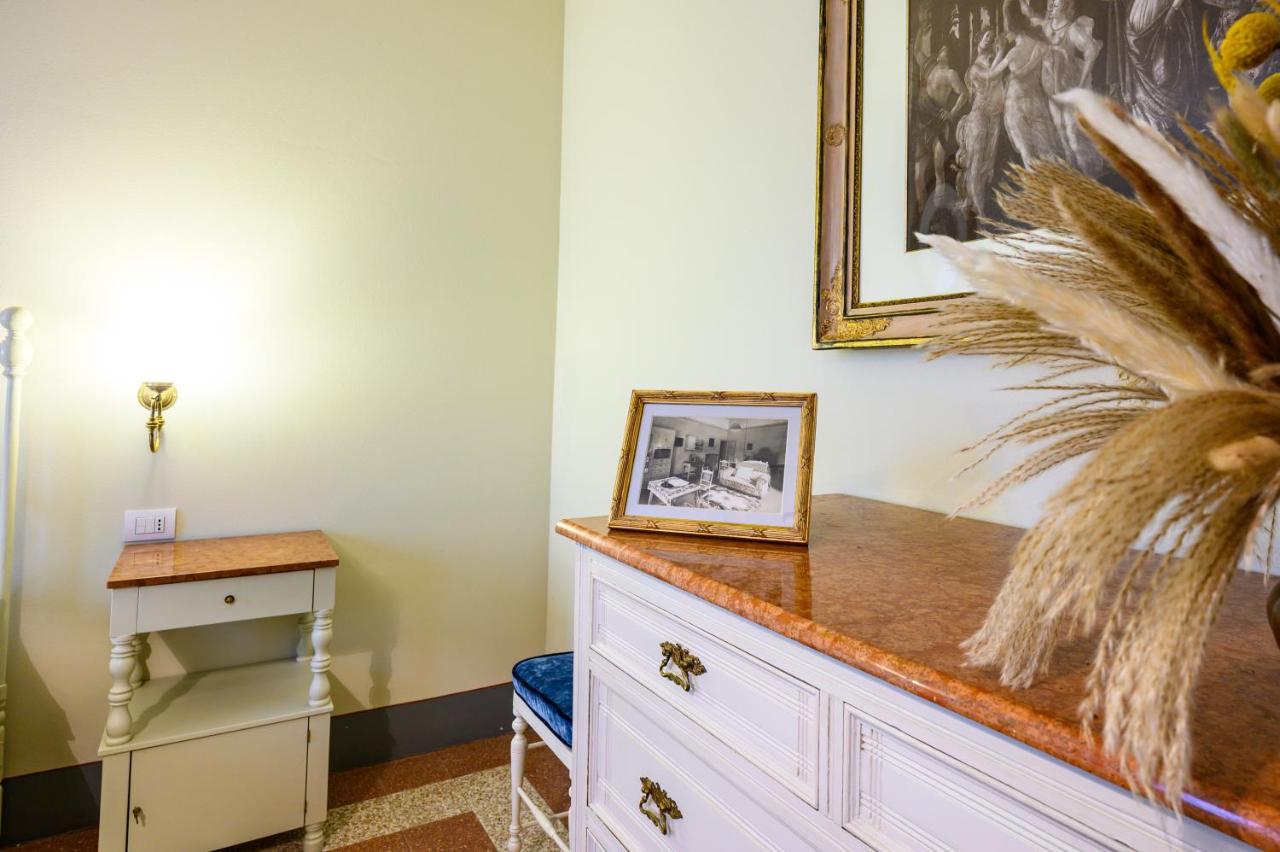 Foresteria Villa Puccini Casa Per Ferie トッレ・デル・ラーゴ・プッチーニ エクステリア 写真